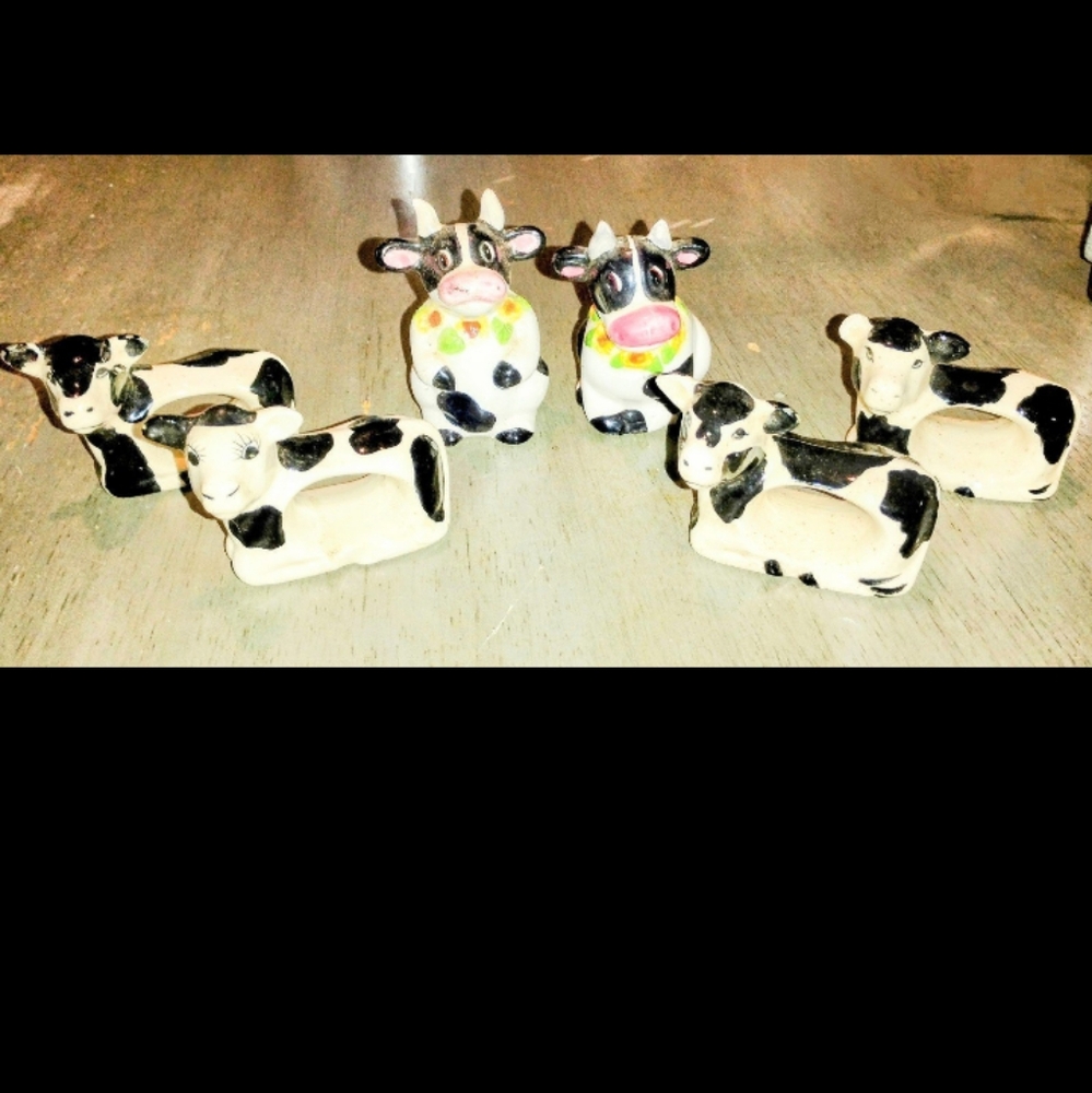 Source Unknown Black and White Cow Figurines